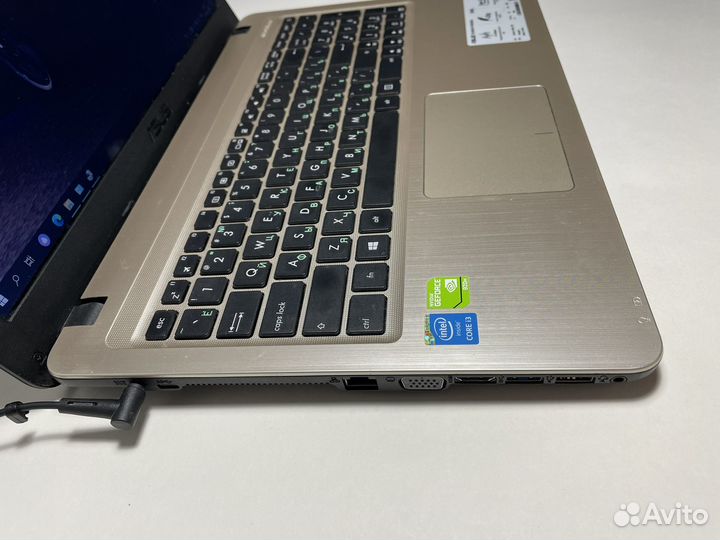 Игровой ноутбук Asus i3/4gb/2видеокарты/SSD