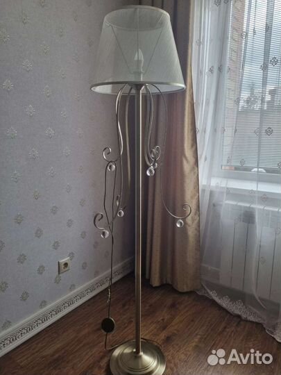 Торшер напольный с абажуром