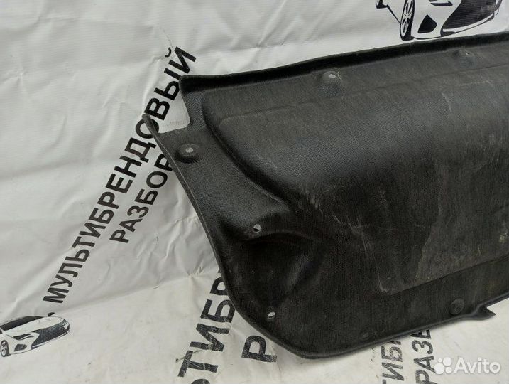 Обшивка крышки багажника Toyota Camry 50