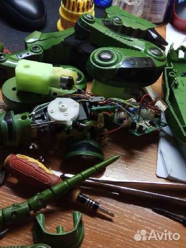 Запчасти для робота игрушки динозавр