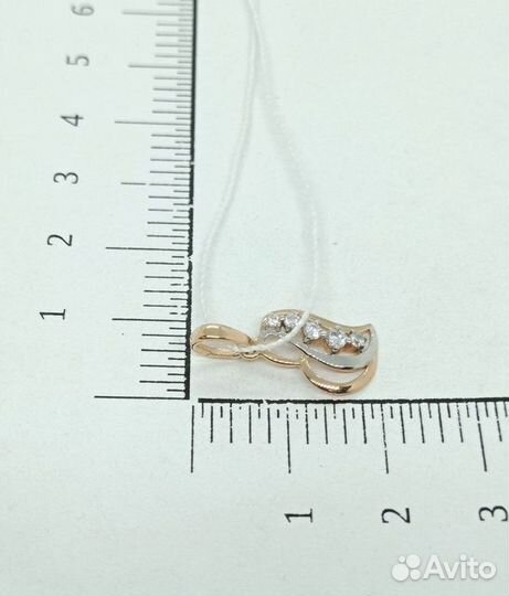 Золотая подвеска с фианитом