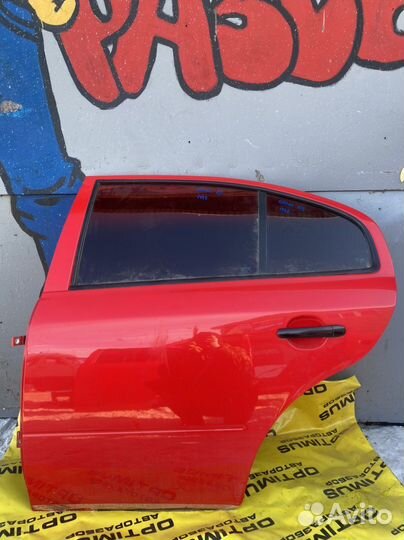 Задняя левая дверь Skoda Octavia Tour A4