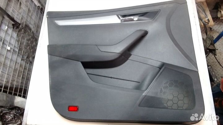 Дверная карта Skoda Karoq 2017, 2019