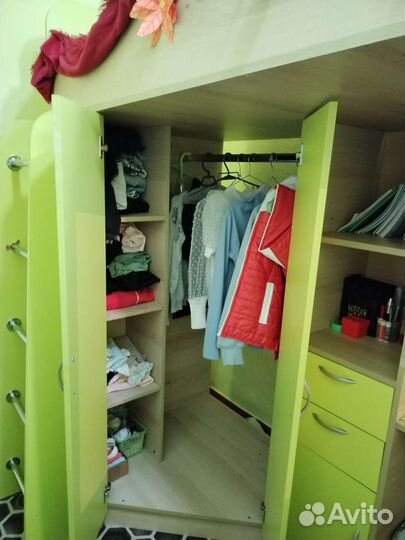 Двухъярусная кровать