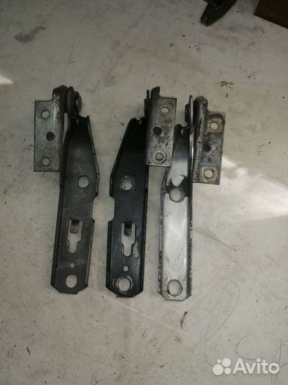 Петля капота ауди а4 8е фольксваген пассат б5