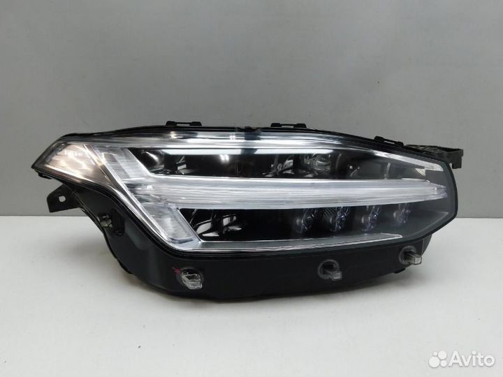 Фара правая Volvo XC90