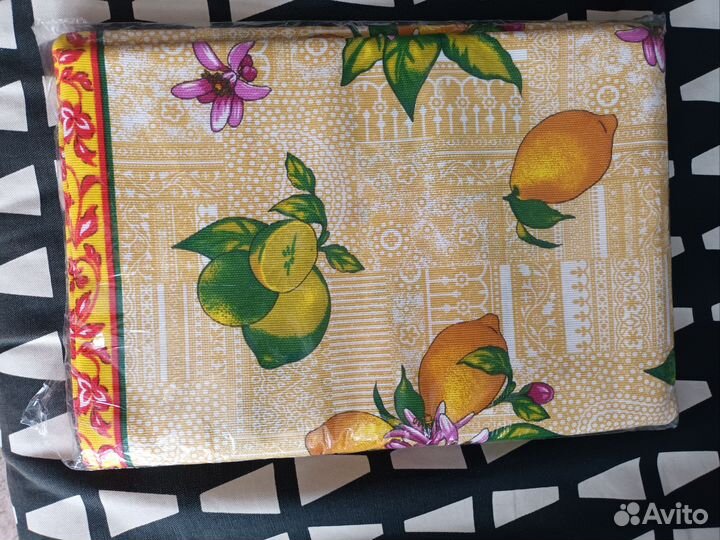 Скатерть новая. Хлопок. Размер 180 на 150