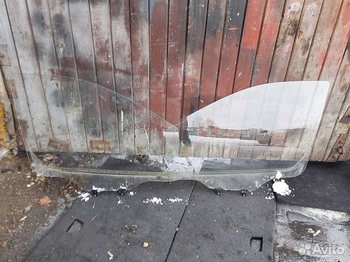 Стекло двери Хендай Н1 Гранд Старекс