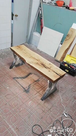 Лавочка из слэба дуба и эпоксидной смолы