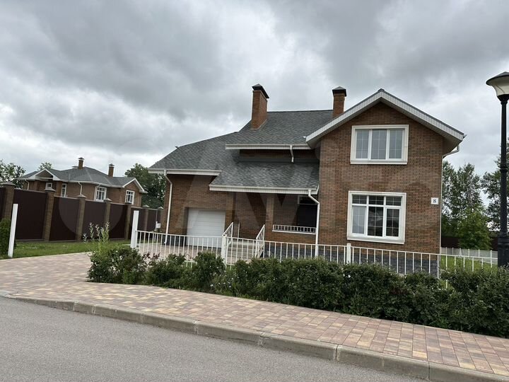 Дом 256 м² на участке 12 сот.