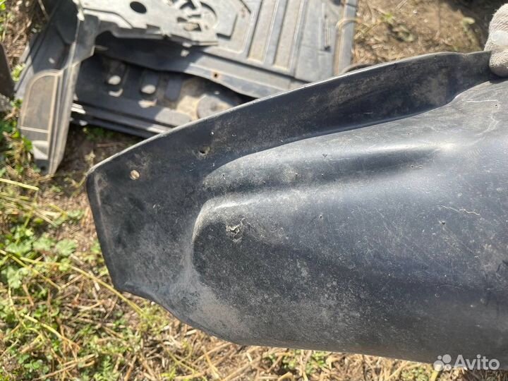 Подкрылок задний левый Chery Fora a21