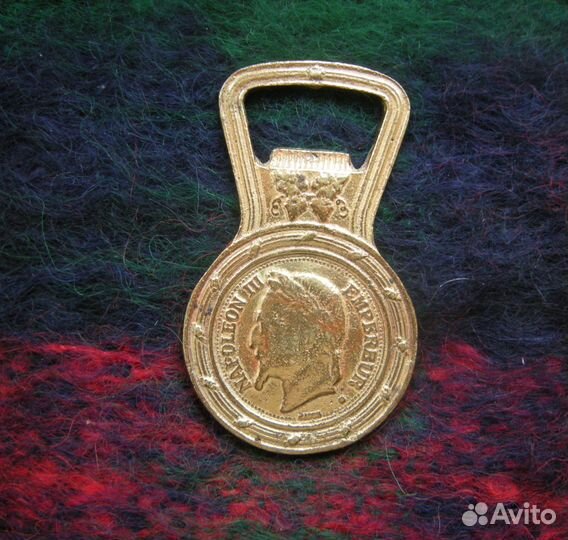 Открывалки бронзовая Наполеон и нога женская