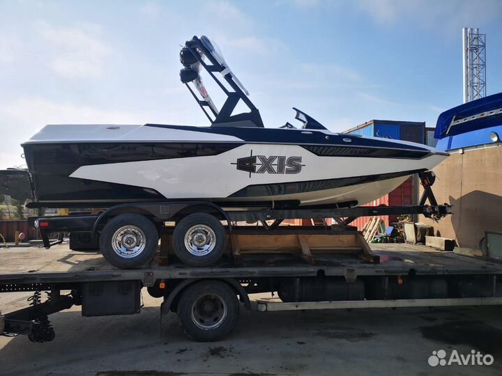 Катер-буксировщик Axis A20