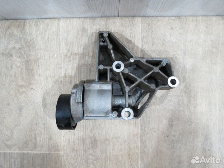 Кронштейн компрессора кондиционера Volkswagen Polo