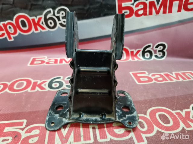 Кронштейн усилителя бампера передний Audi A3