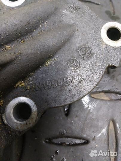 Кронштейн масляного фильтра Mitsubishi Lancer 10