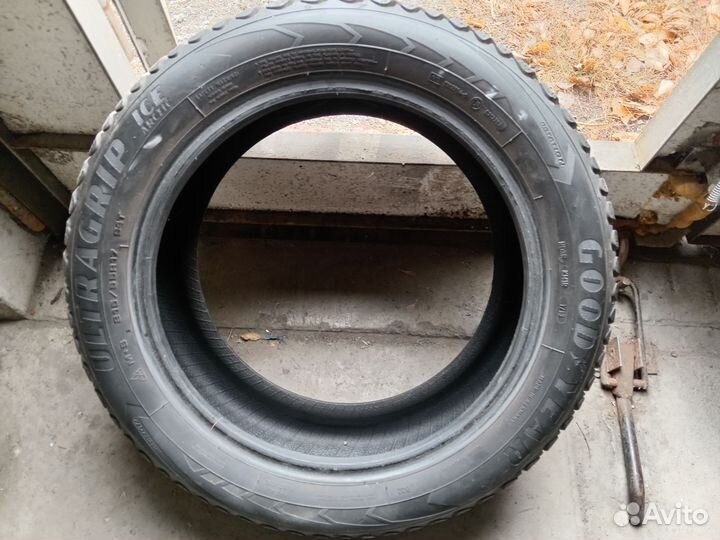 Goodyear Ultragrip Ice Arctic 215/55 R17 98T
