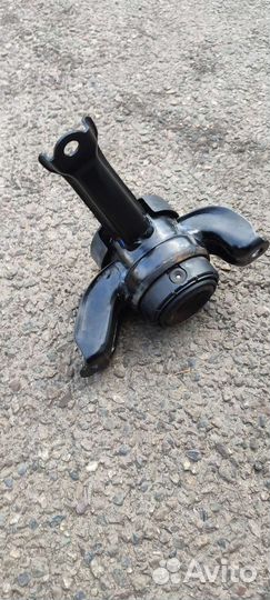 Опора двигателя правая Хундай Солярис и Киа Рио