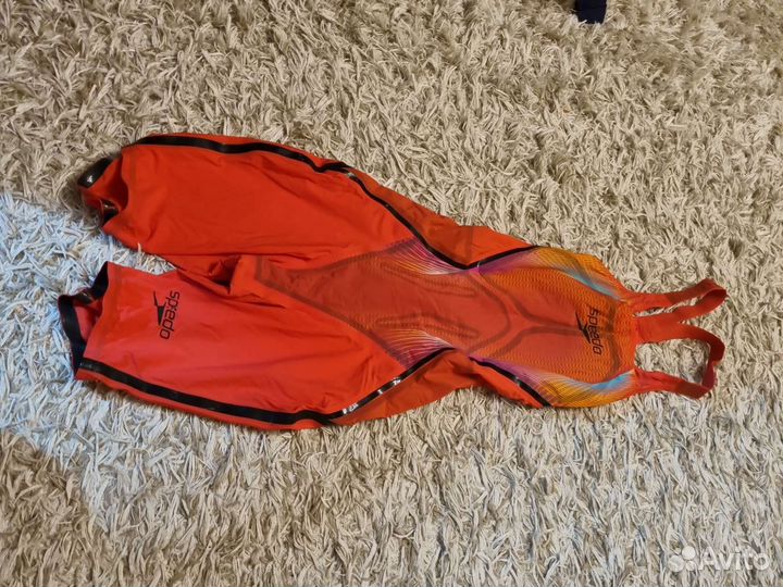 Женский гидрокостюм