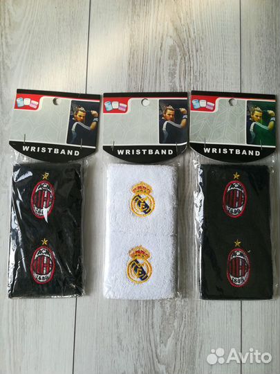 Вратарские перчатки, гетры, щитки, напульсники