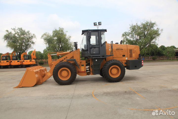Фронтальный погрузчик Lonking LG833N, 2023