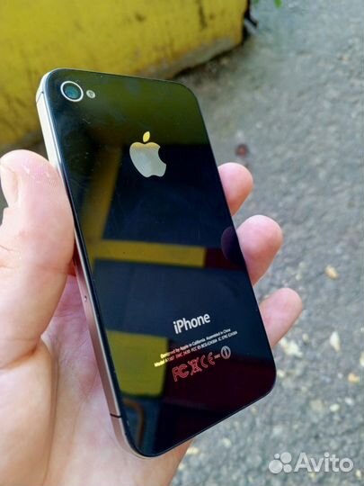 Телефон iPhone 4s