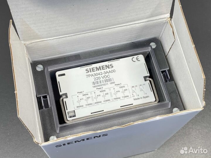 Siemens 7PA3042-3AA00-1 новые, 2 шт