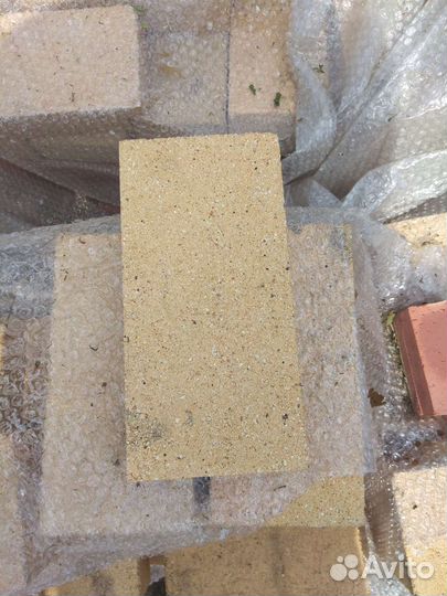 Кирпич огнеупорный печной новый