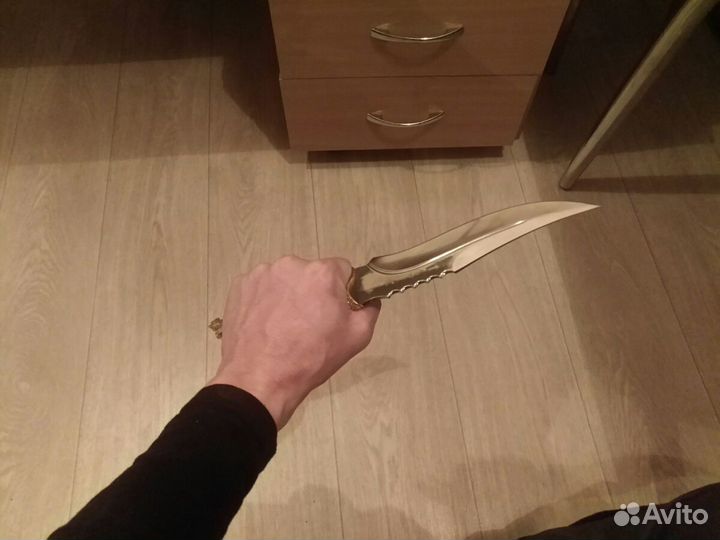 Нож