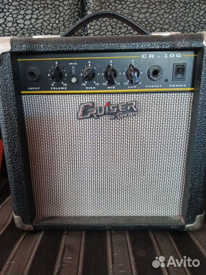 Гитара, примочка и комбик