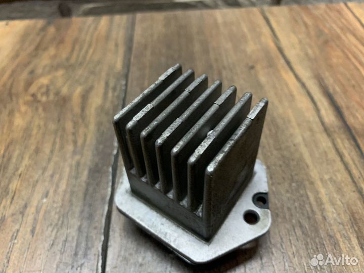 Mitsubishi Pajero Sport (KH) Резистор отопителя