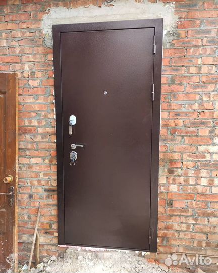 Металлические двери с установкой 2277