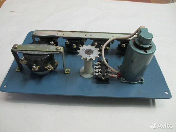 Вариатор с тахометром и червячным редуктором