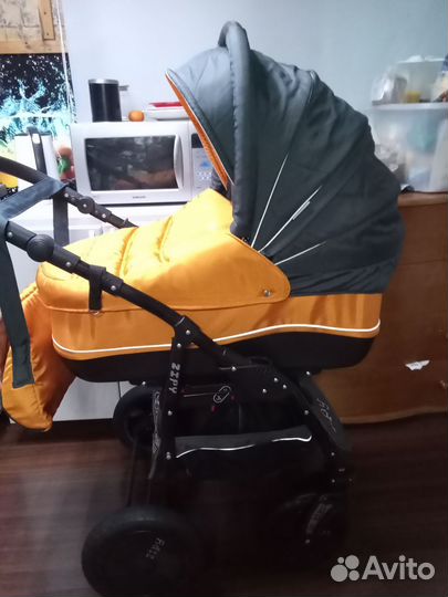 Коляска Zipy verdi 3 в 1.С автолюлькой