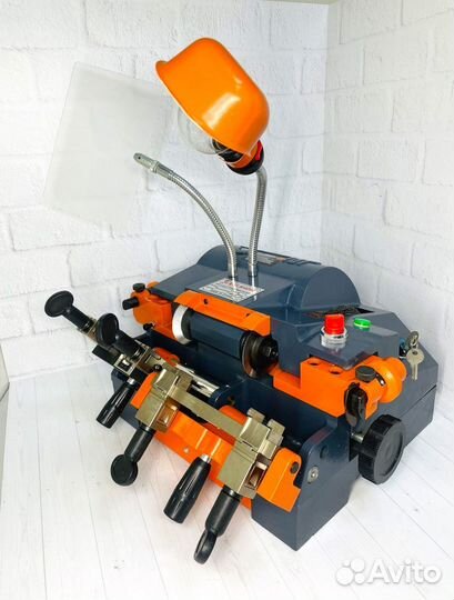 Станок KeyWorld 100F для нарезки ключей