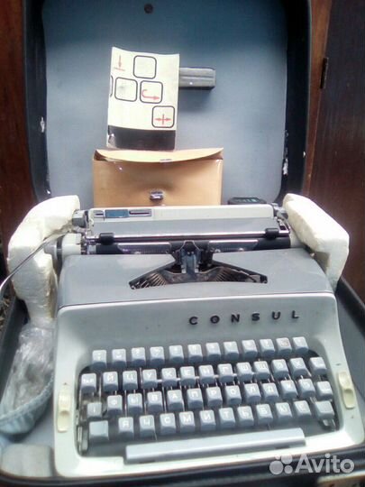 Пишущая машинка Consul