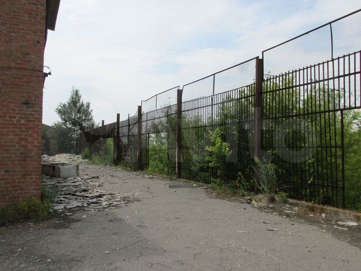 Здание, 1978.1 м²