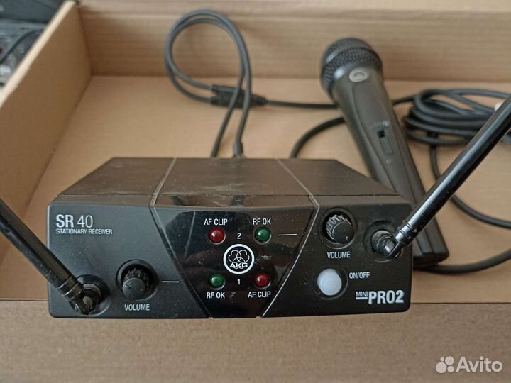 Радиостема с микрофоном AKG SR40 Mini2