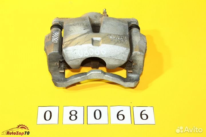 Toyota Camry (XV70) Суппорт передний левый