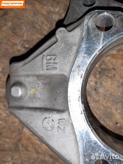 Кулак передний левый Chevrolet Cruze рест