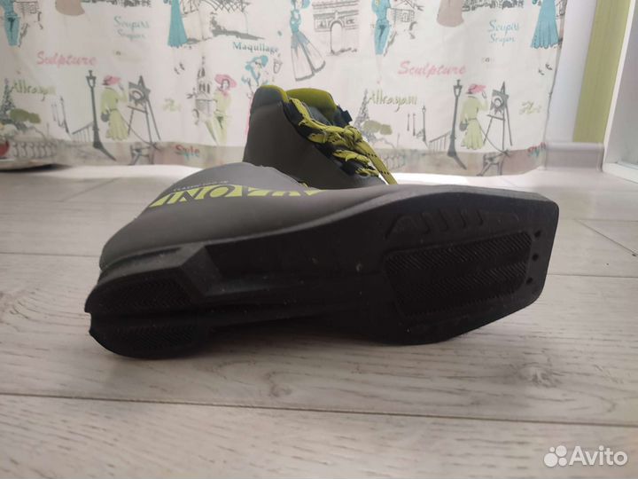 Лыжные ботинки