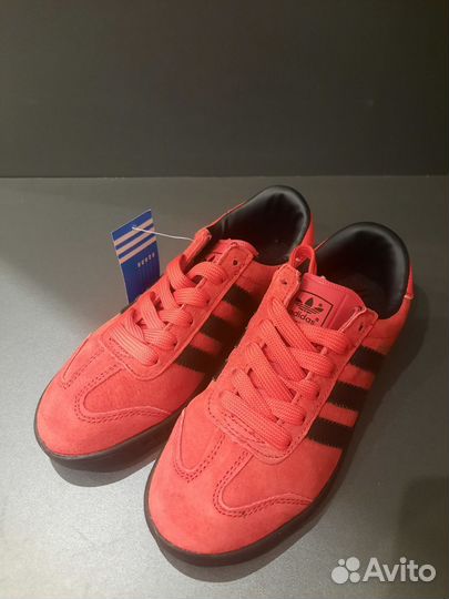 Кроссовки adidas hamburg