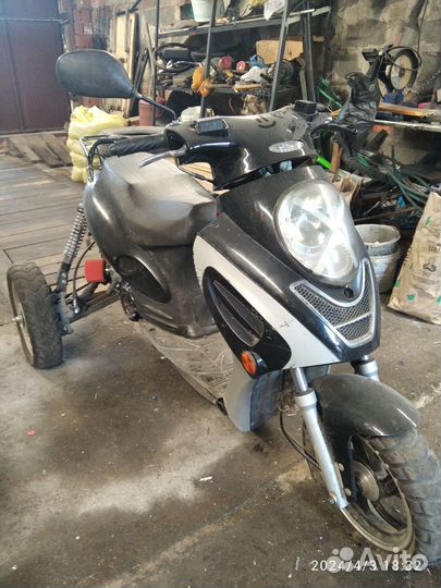 Скутер трицикл