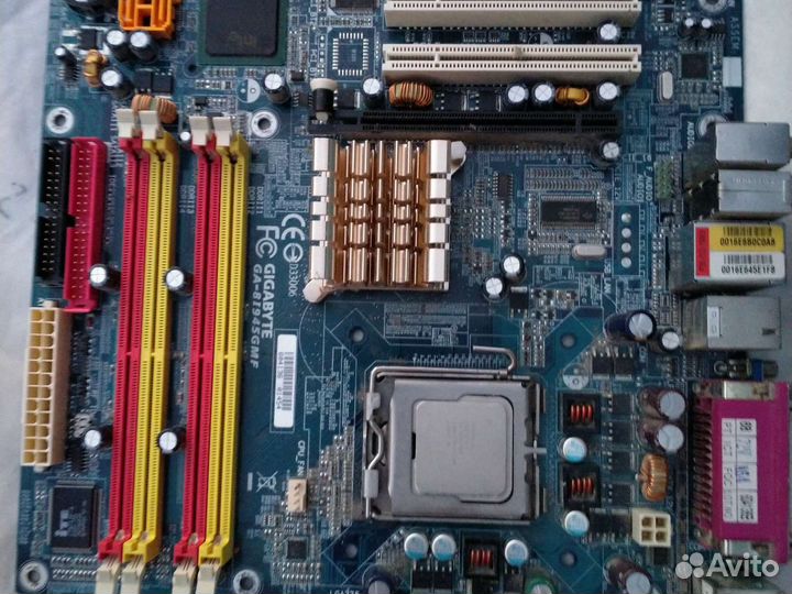 Материнская плата с процессором и корпус