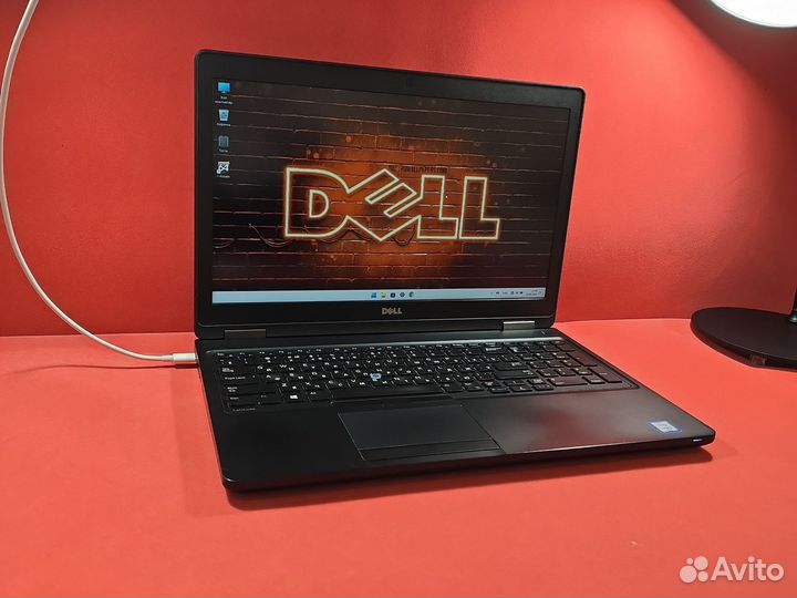 Ультрабук Dell 5580 i5 8Gb 256SSD FHD