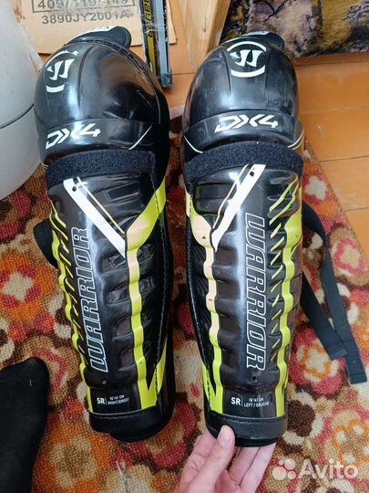 Щитки хоккейные 16