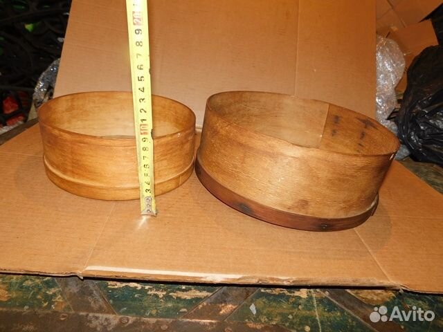 2 различных по размеру старинных сита для просева