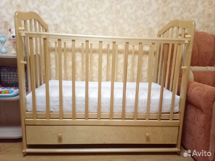 Детская кроватка