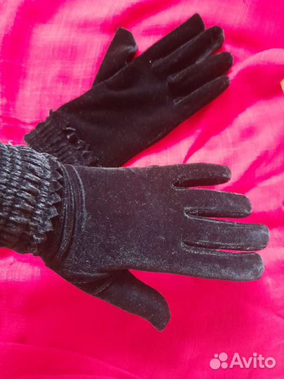 Бархатные перчатки