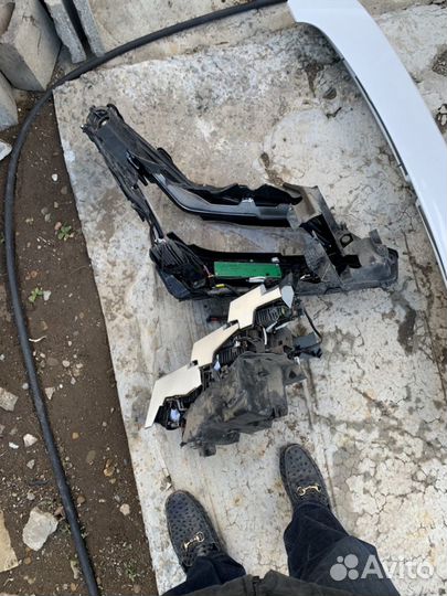 Левая фара Лексус lx450d lx570